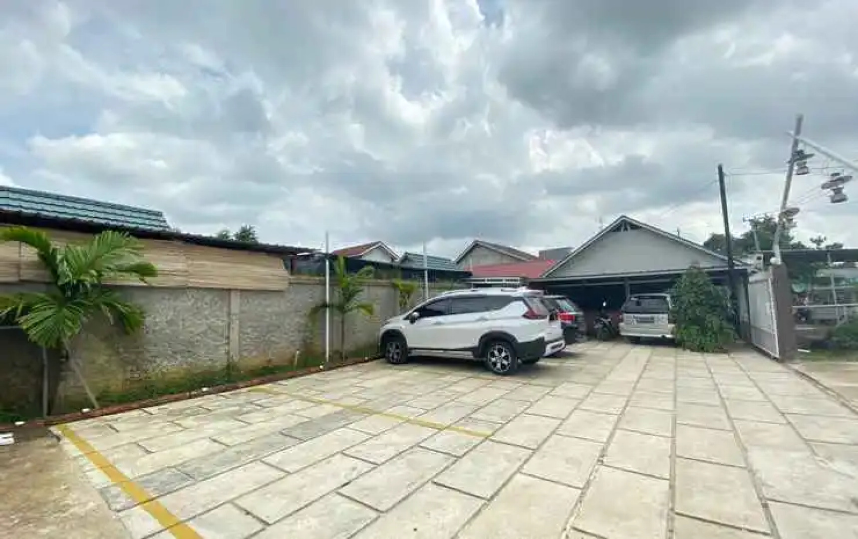 Oyo 3195 Pondok Penginapan Strongkeng Syariah