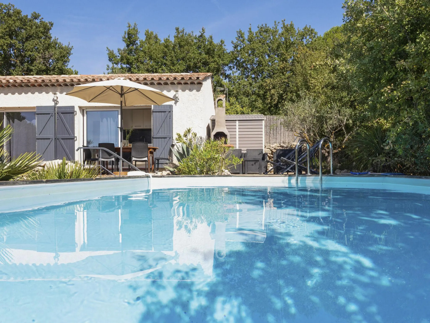 Detached house with private pool, 4 km from the medieval town of Brignoles