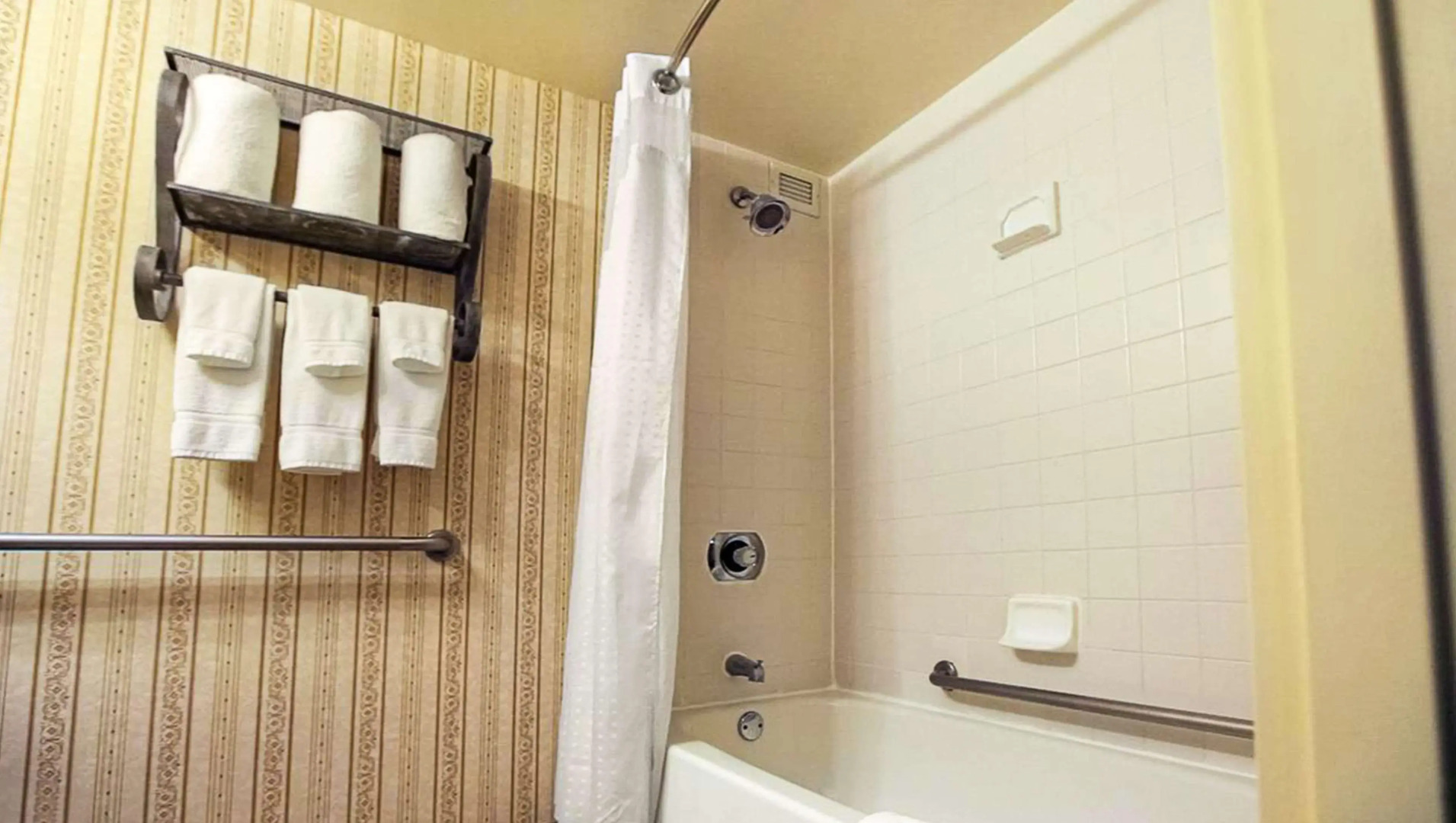 FairBridge Hotel & Conference Center Somerset