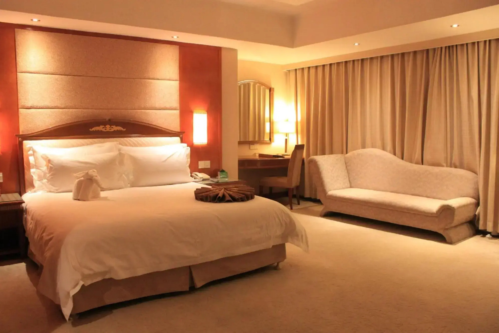 Chuxiong WeishengXiongbao Hotel