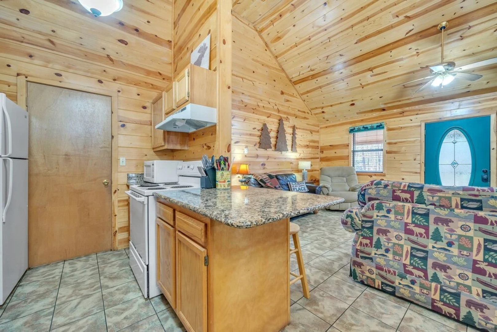 The Honeysuckle 2 Bedroom Cabin by Redawning