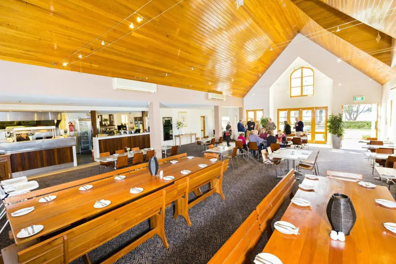 Seahorse Inn Hotel & Villas