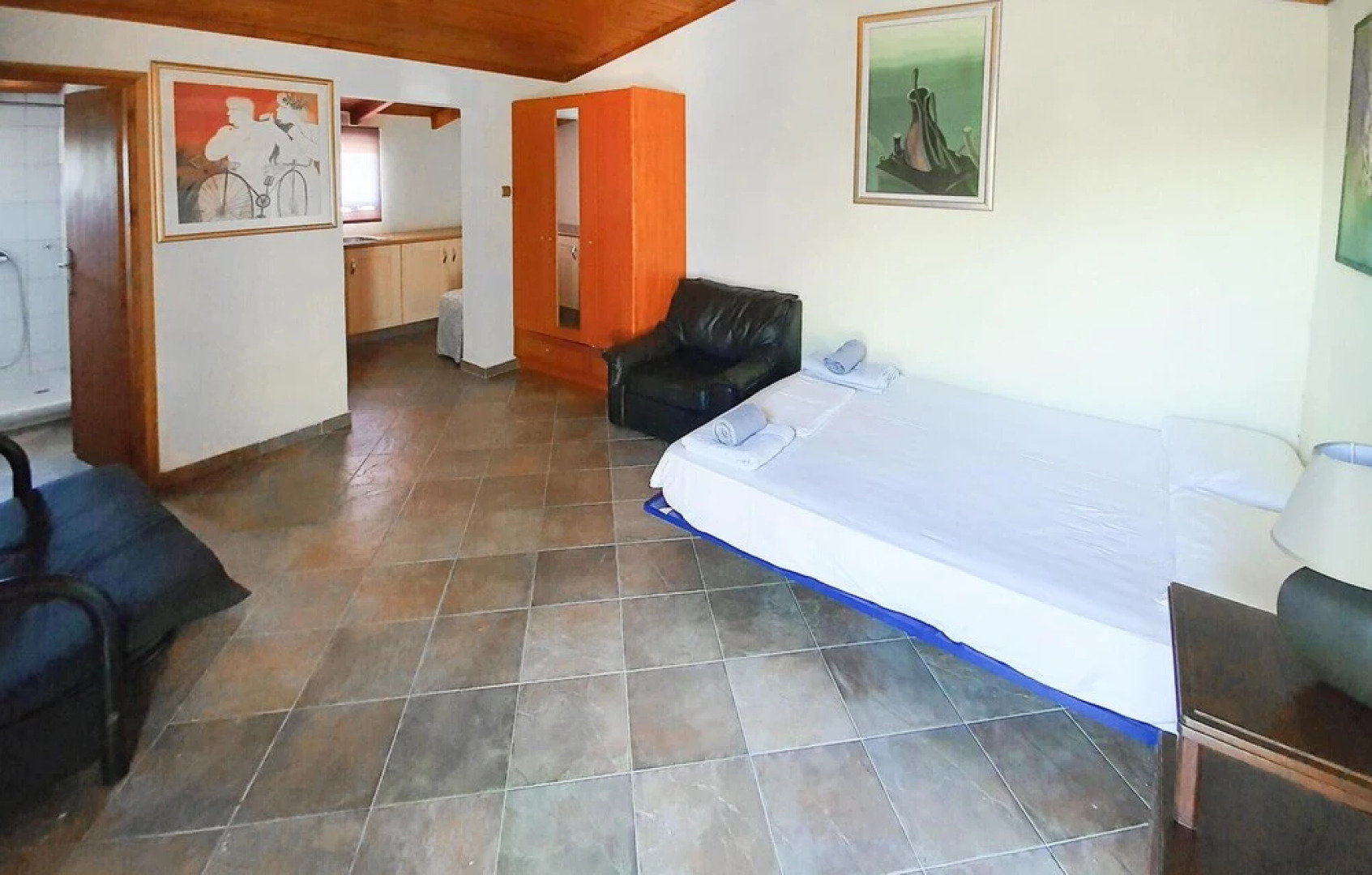 Stunning Home in Kiato With Sauna, Wifi and 5 Bedrooms