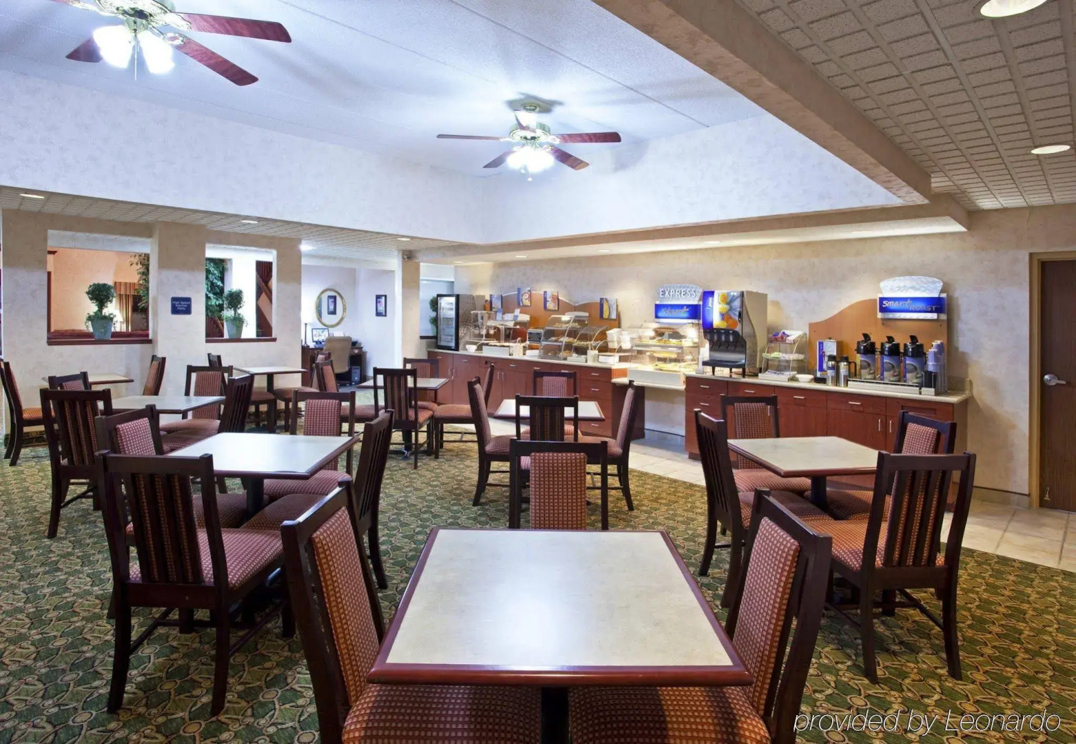 Holiday Inn Express Hotel & Suites FINDLAY