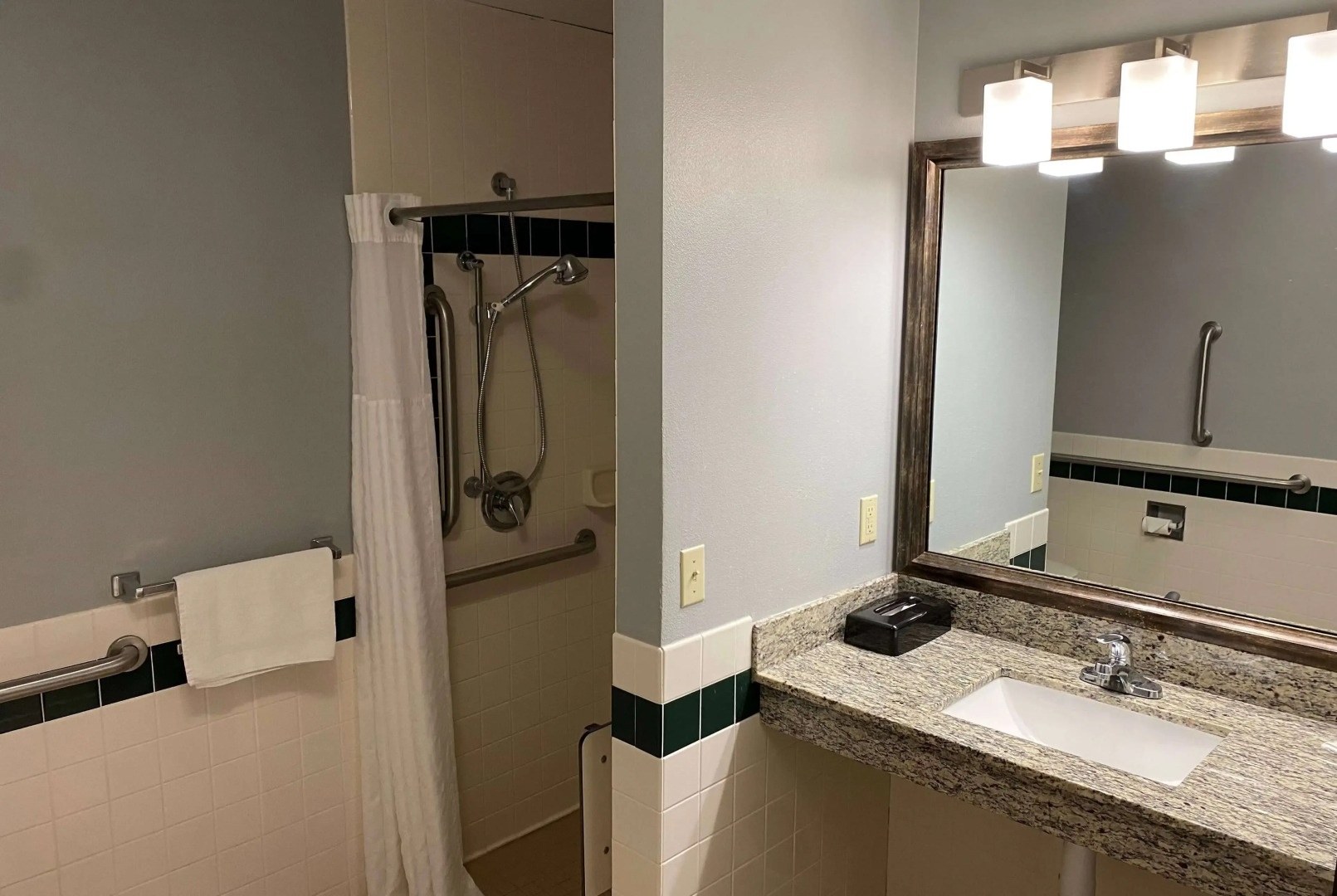 AmericInn by Wyndham Chanhassen