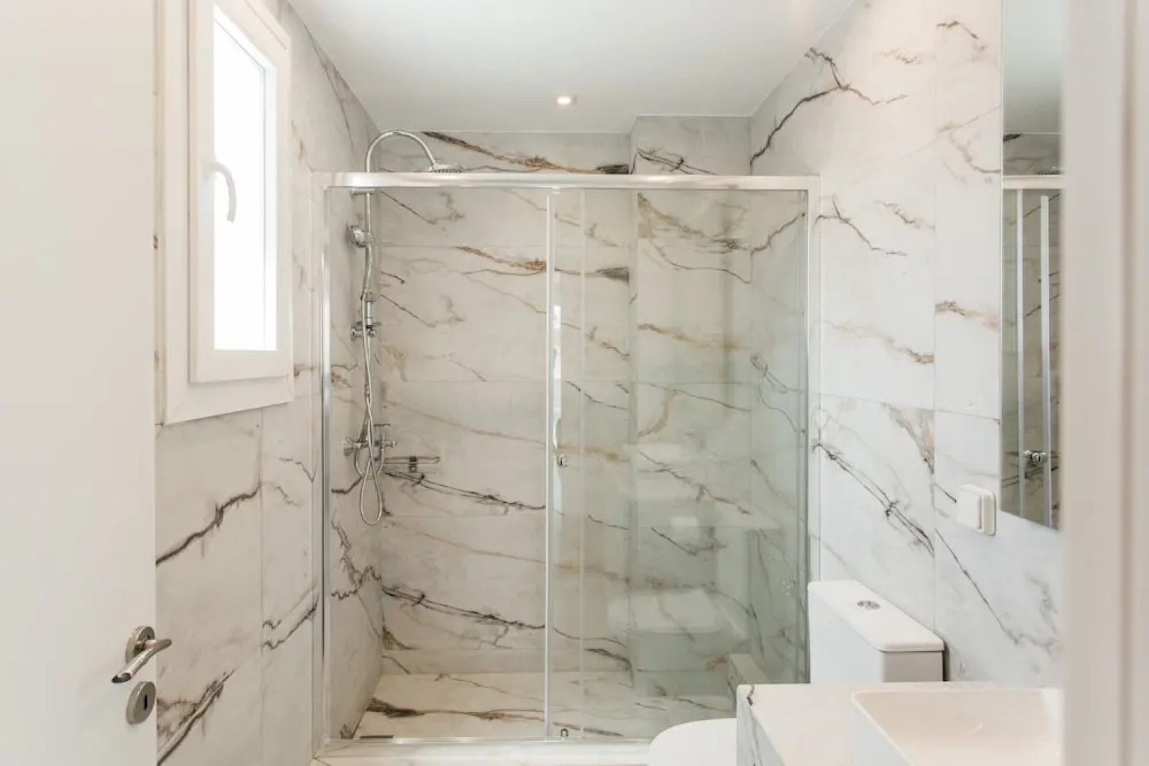 WYZ Athens Apartments by UPSTREET