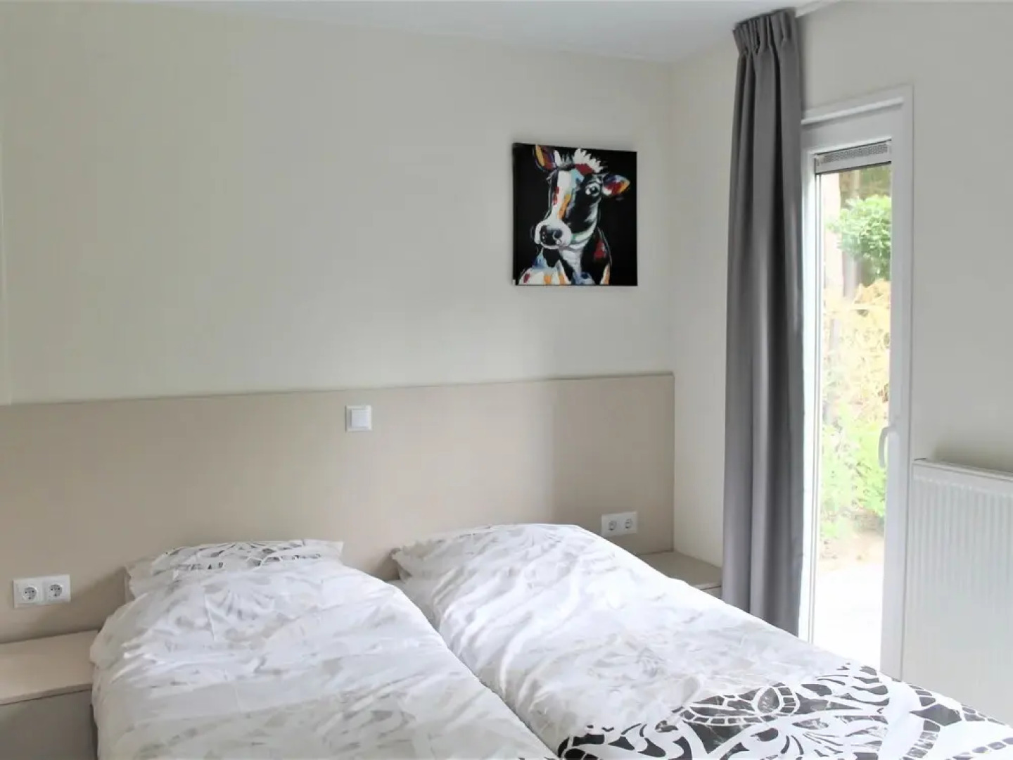 Modern chalet with a dishwasher, near a pond