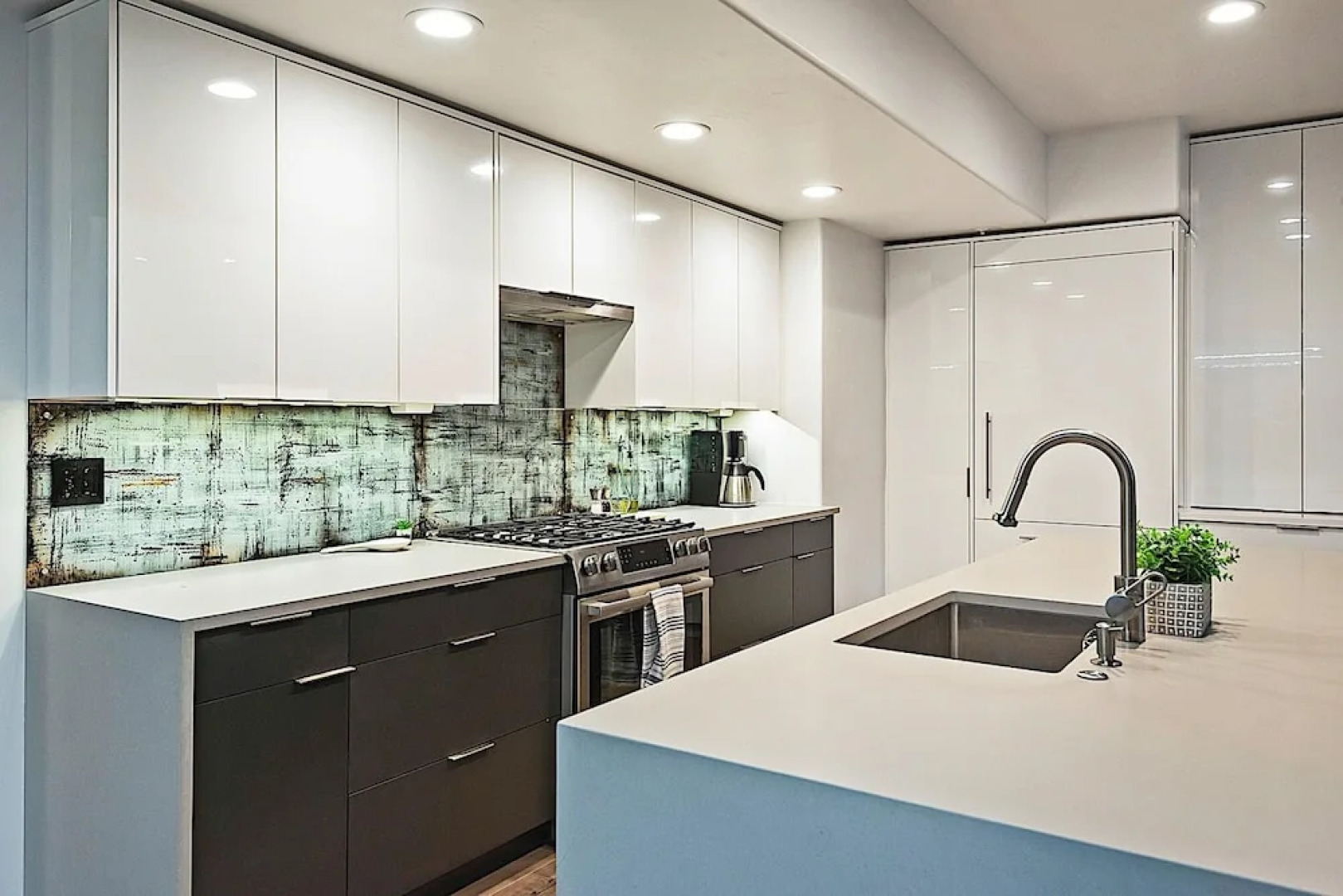 Central to Ski Utah by Casago