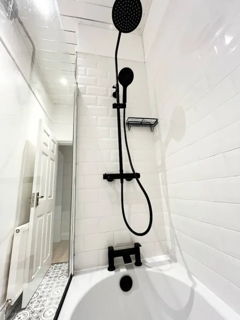 Luxury Entire Holiday Apartment - Self Checkin & Checkout