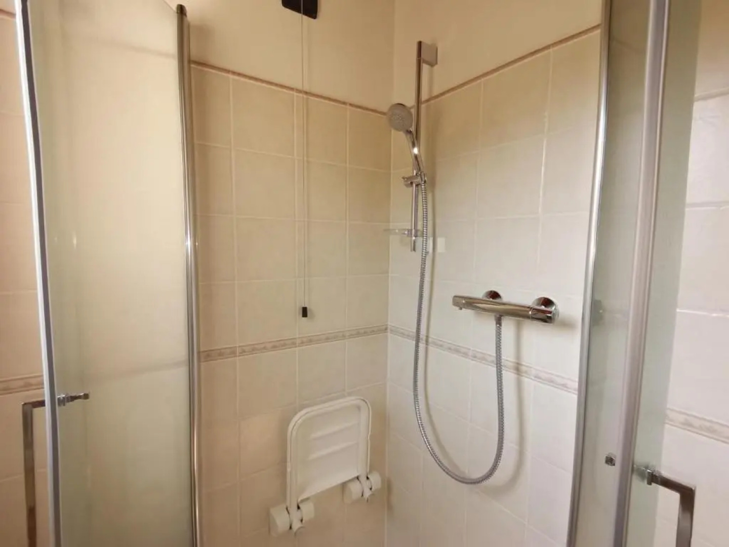 ALTIDO Great Flat with Terrace and Amazing Hills View