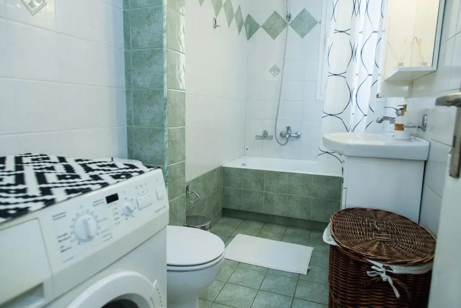 Cozy apt in Peristeri near Metro station