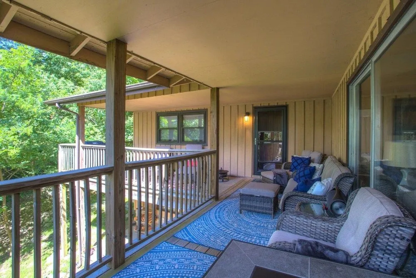 Alpine Walking Distance To App Ski 2 Bedroom Cottage by Redawning