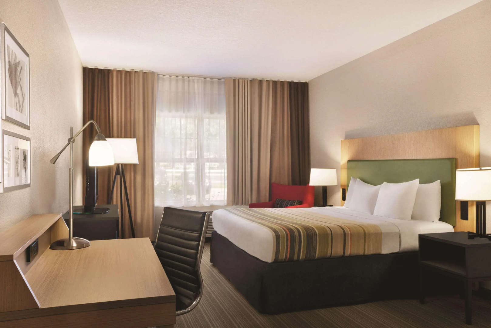 Country Inn & Suites by Radisson, Madison Southwest, WI