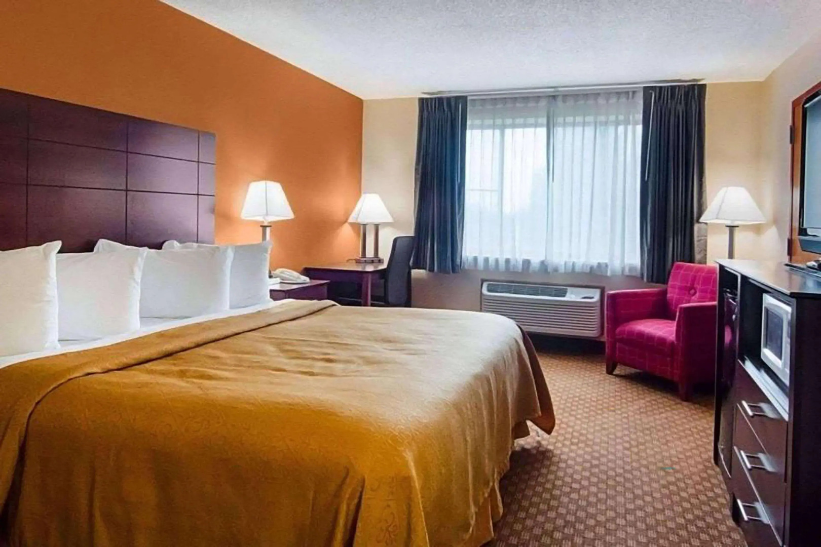 Super 8 by Wyndham Sturtevant/Racine