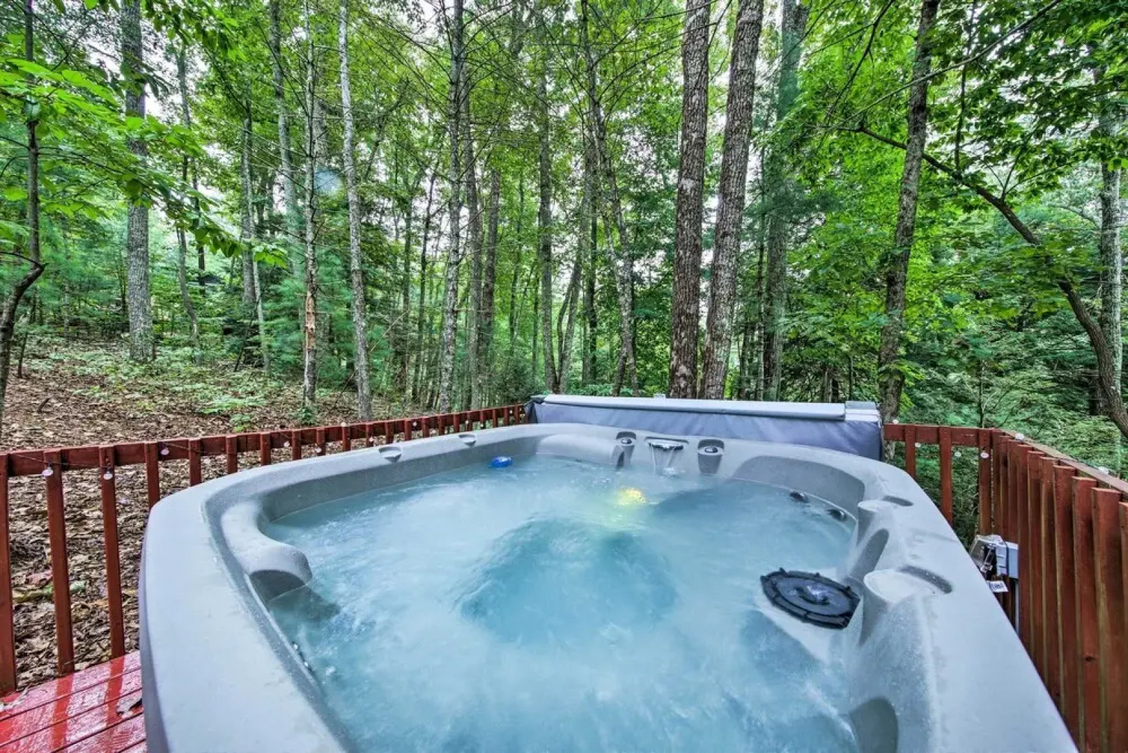 Charming Blue Ridge Mountain Cabin w/ Hot Tub
