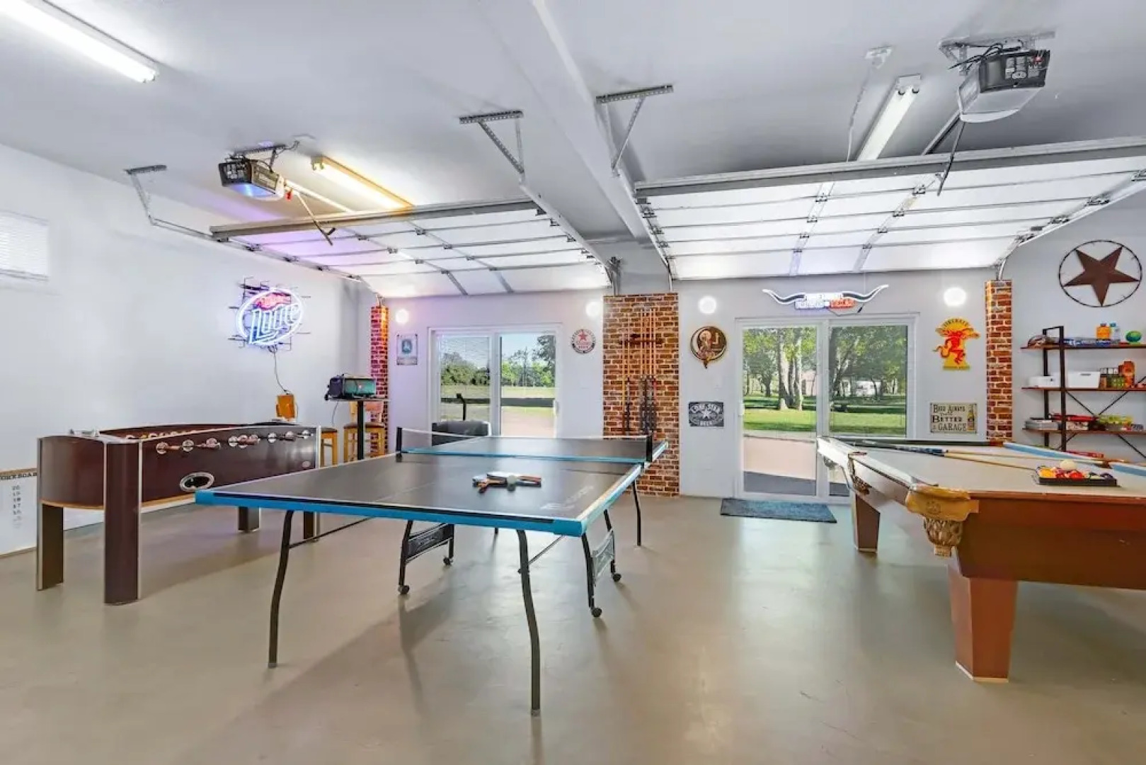 Amazing Lakefront Escape - A Stunner For Sleeps 14