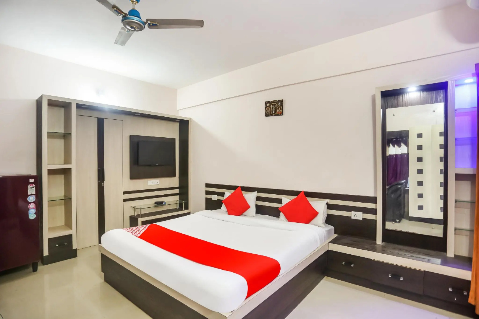 Capital O 61018 Sri Krishna Guest House