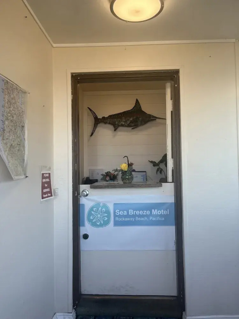 Sea Breeze Motel
