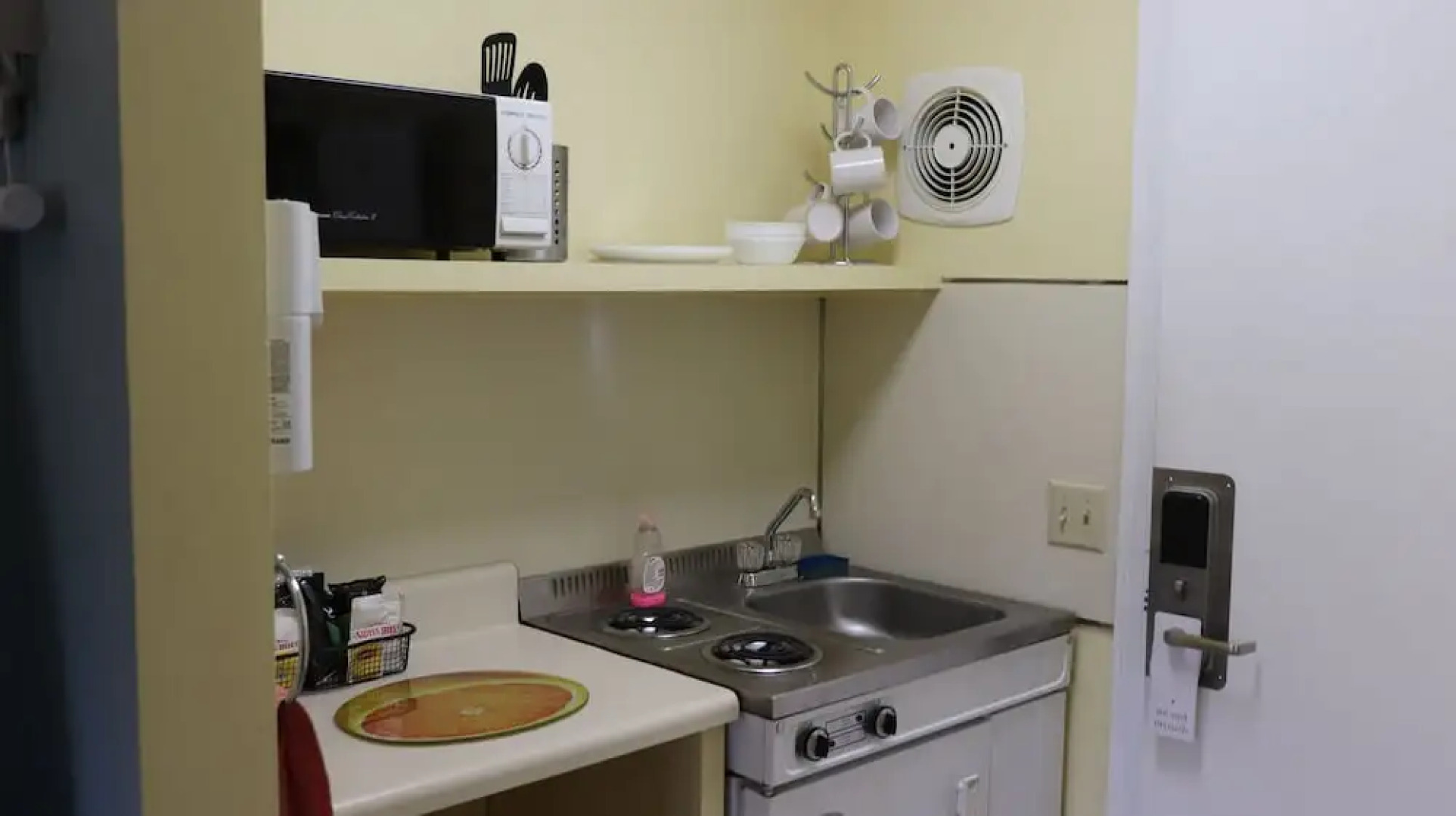 Copper Lantern Motor Lodge