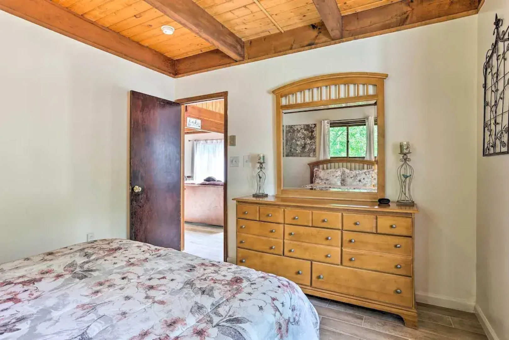 Bushkill House w/ Deck & Community Amenities!