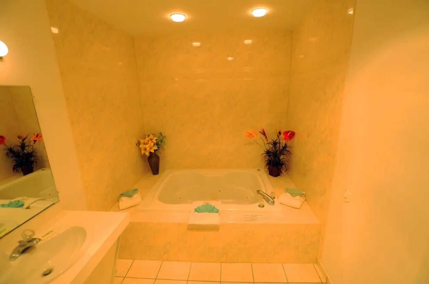 Riviera Resorts & Suites