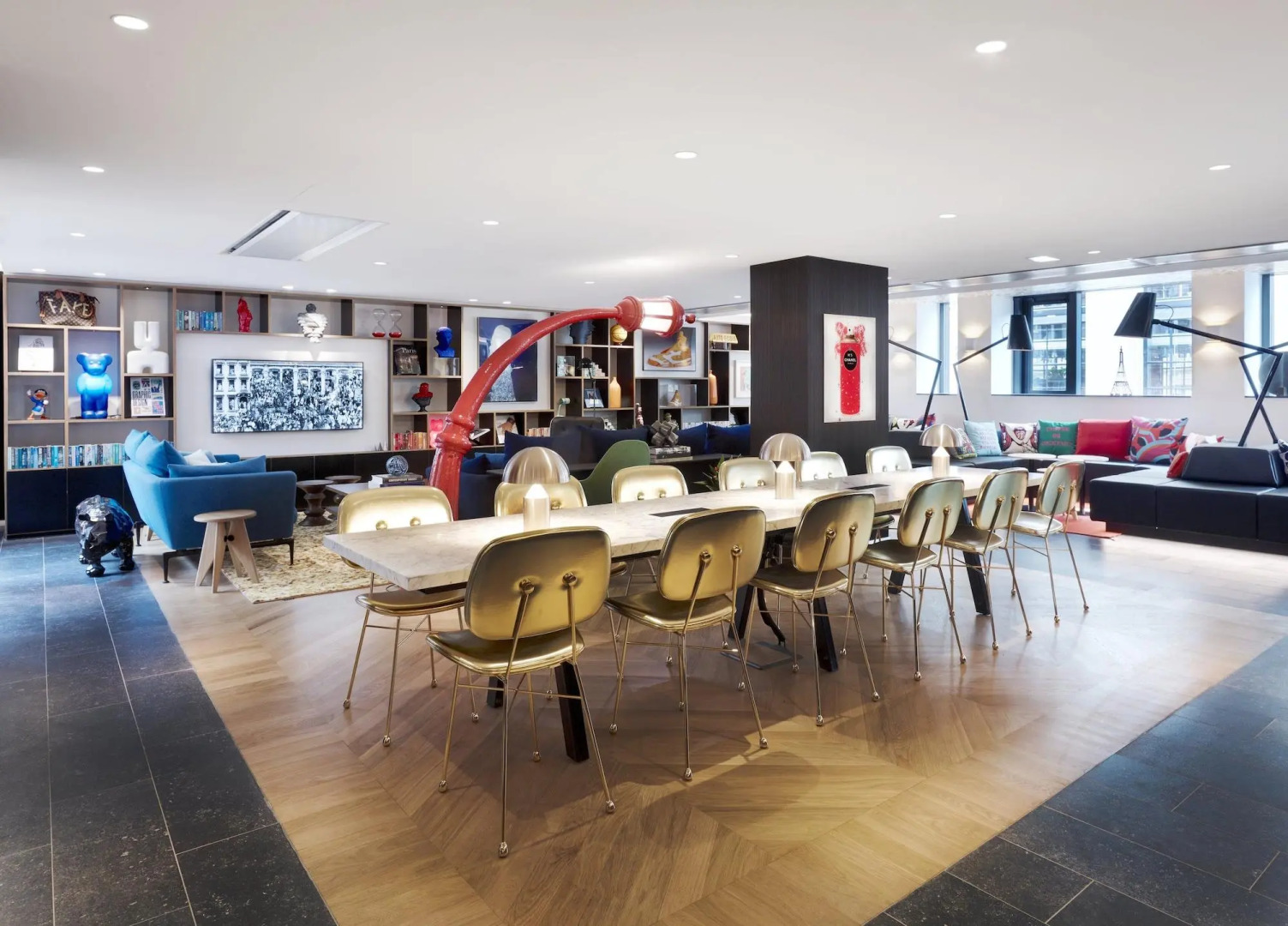 Отель citizenM Paris Champs-Élysées