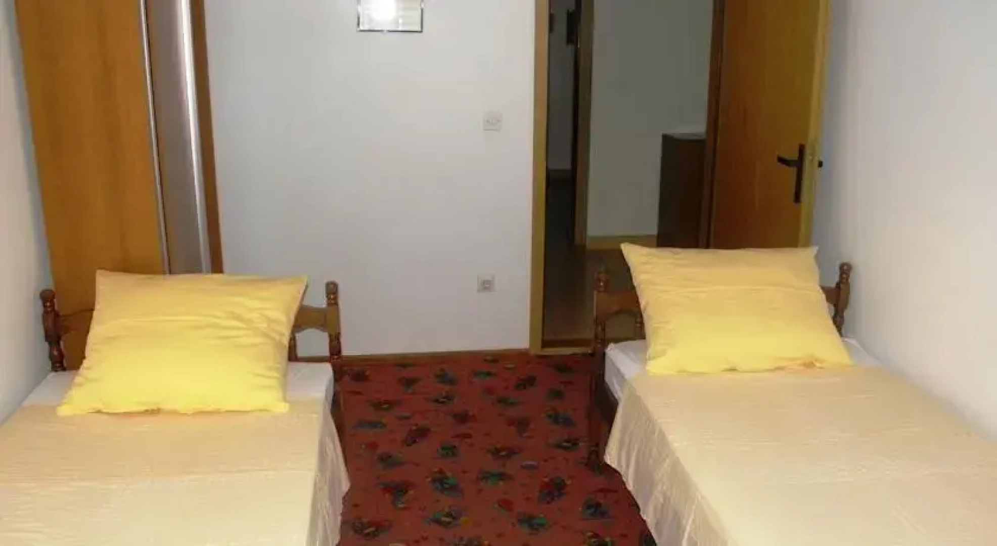 Apartments Njivice Bajcic