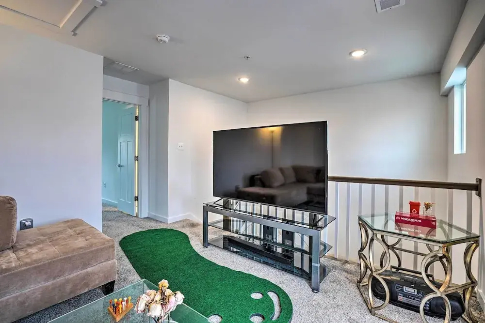 Modern Townhome 4 Mi to Downtown Frederick!