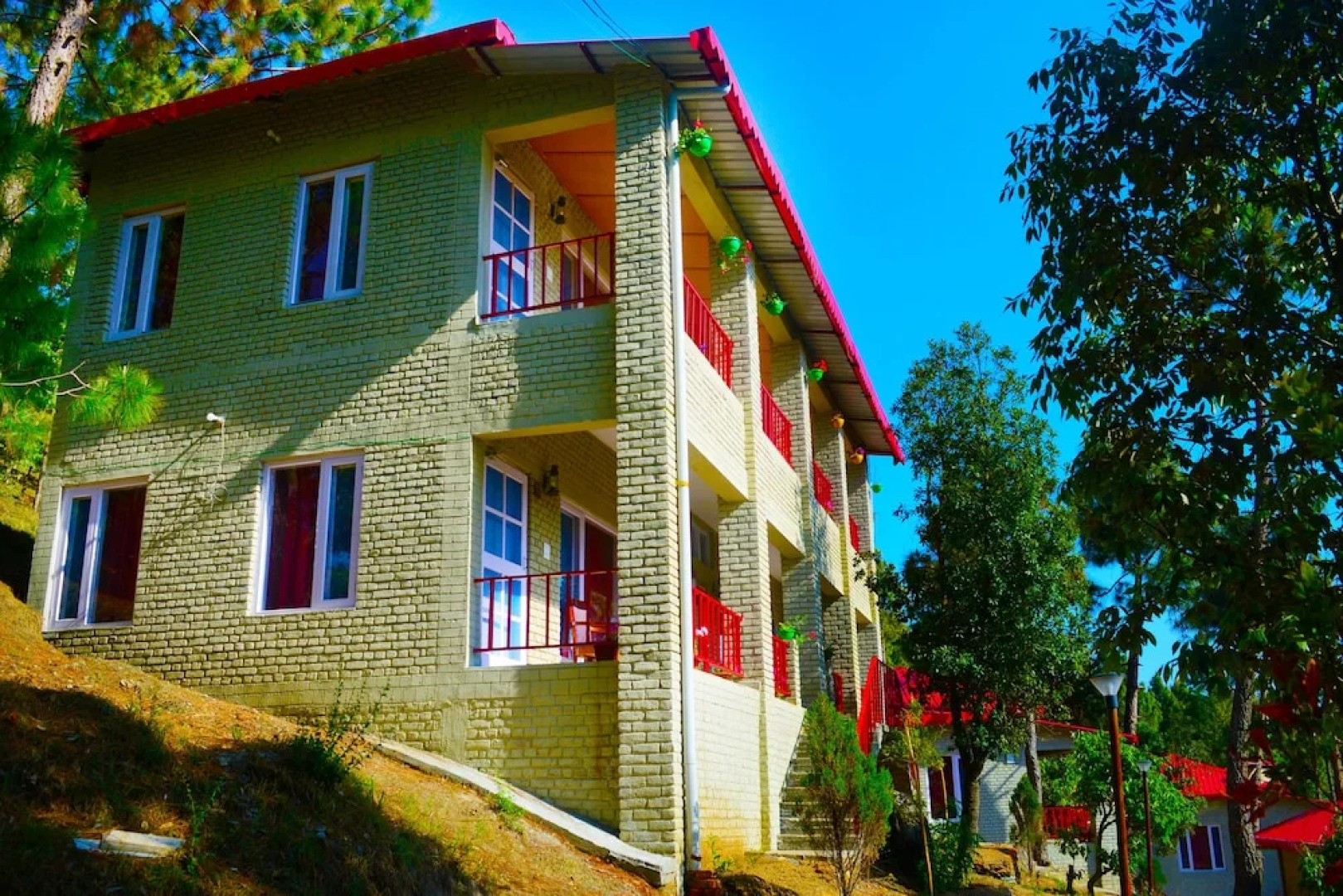 Majkhali Woods Ranikhet By Himalayan Eco Lodges