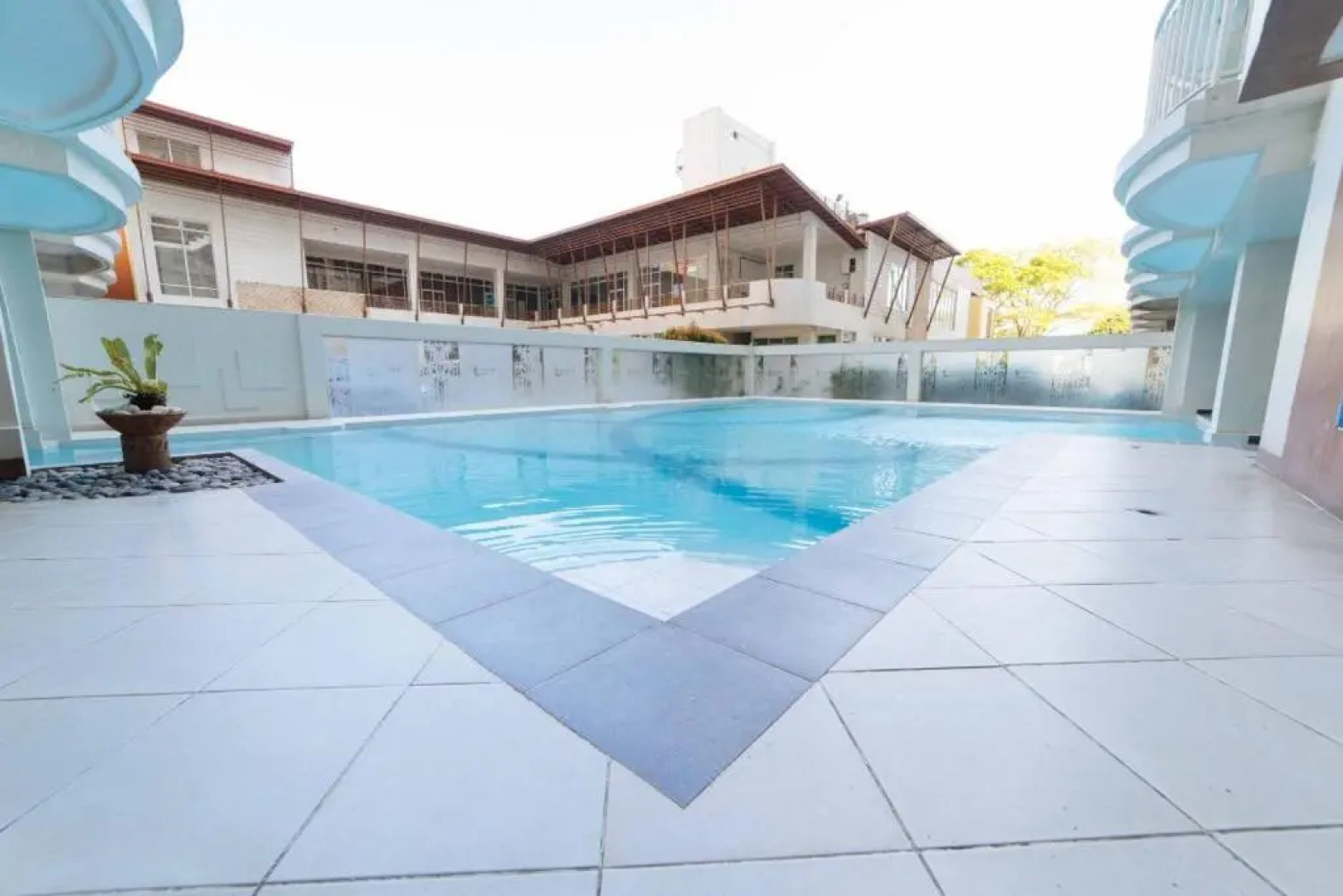 Cityland Taal Lake Staycation-Family Suite & Studio