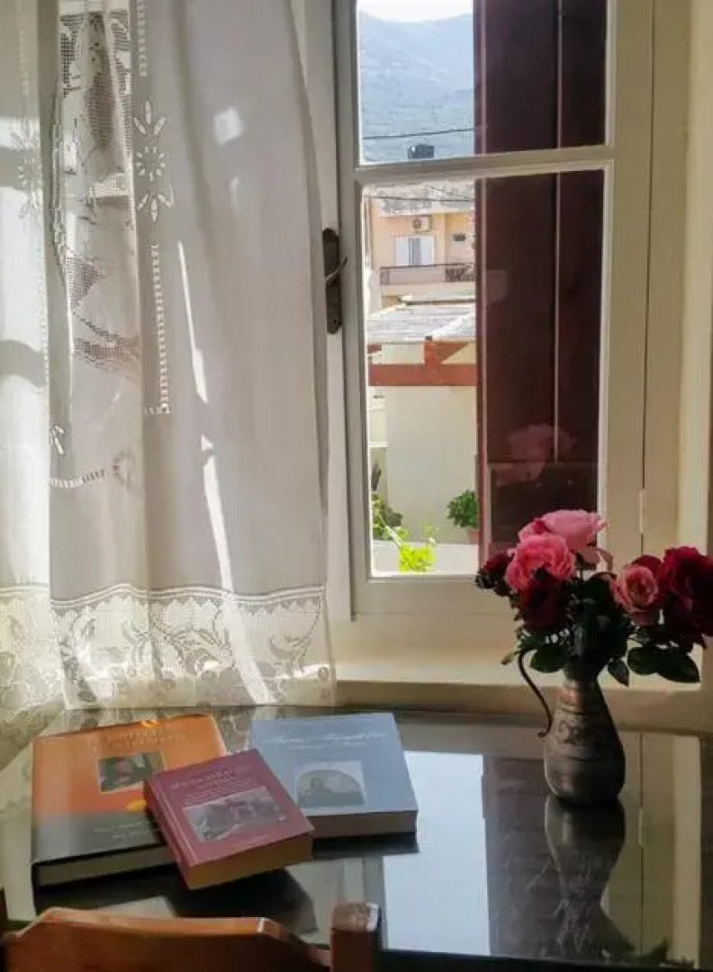 Traditional Residence with terrace