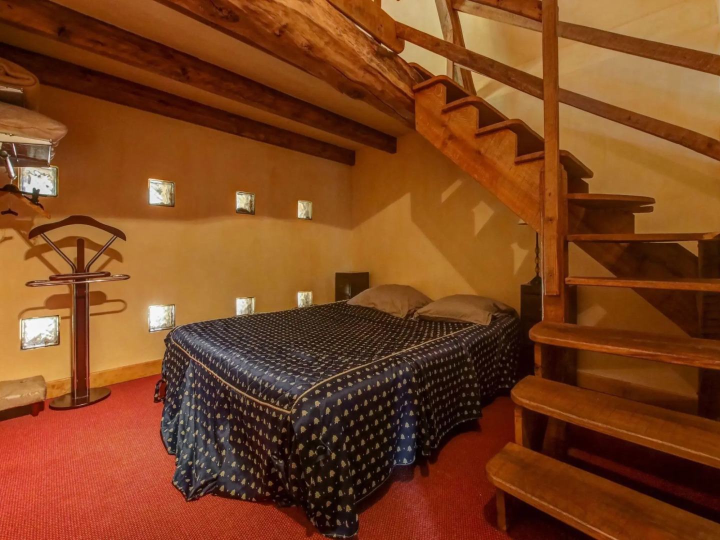 Pleasant Holiday Home in Raizeux With Garden