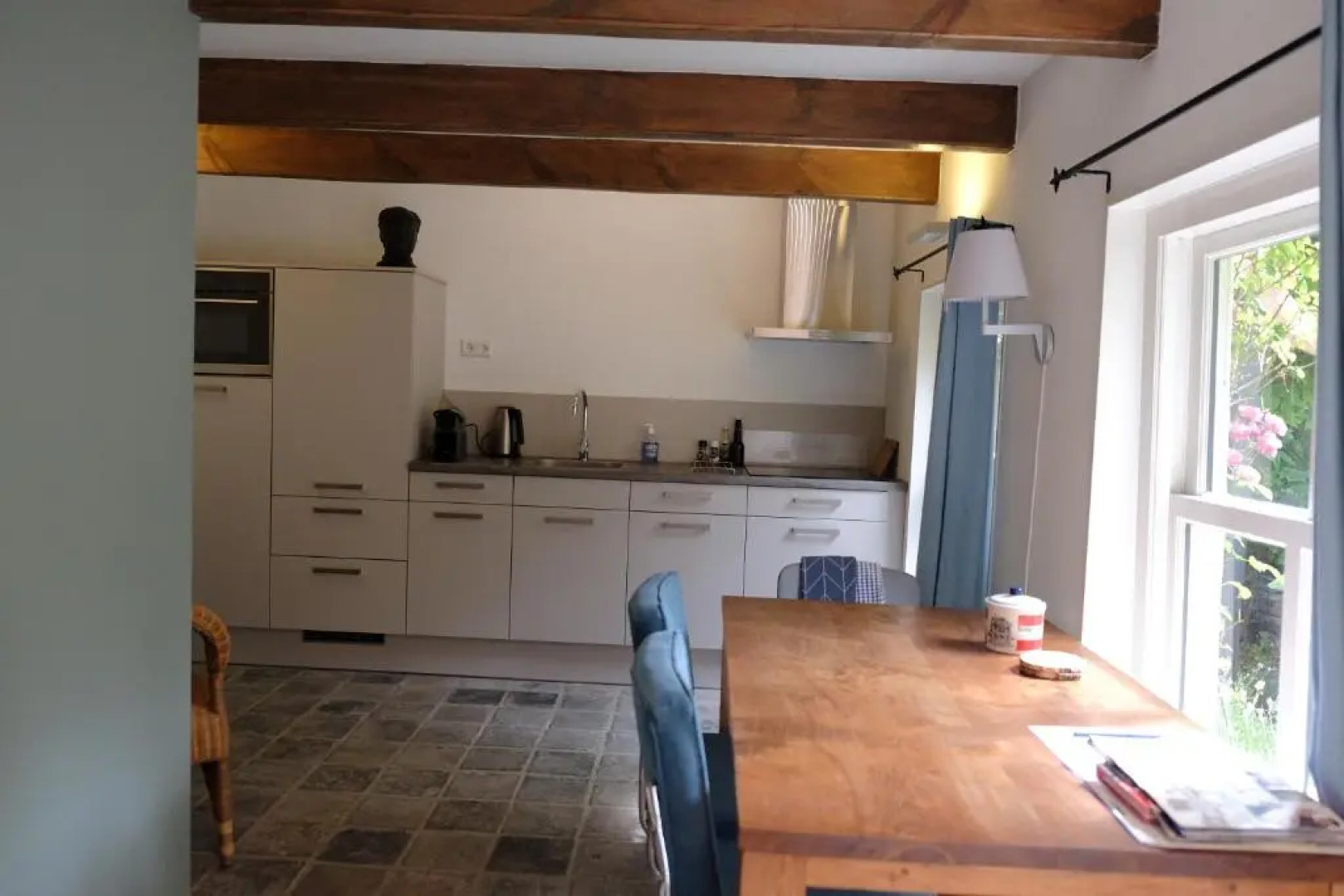 Apple Tree Cottage - discover this charming canal home in our idyllic garden