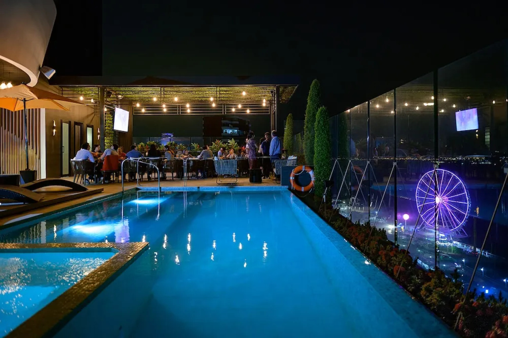 River Garden Hotel + Suites