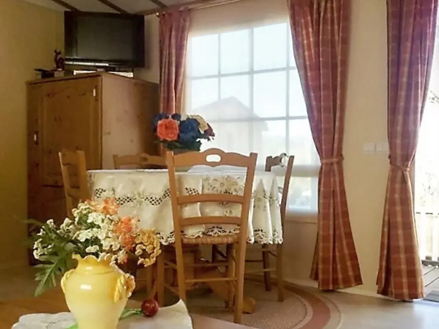 Bungalow With 2 Bedrooms in Aiguines, With Wonderful Lake View, Pool A