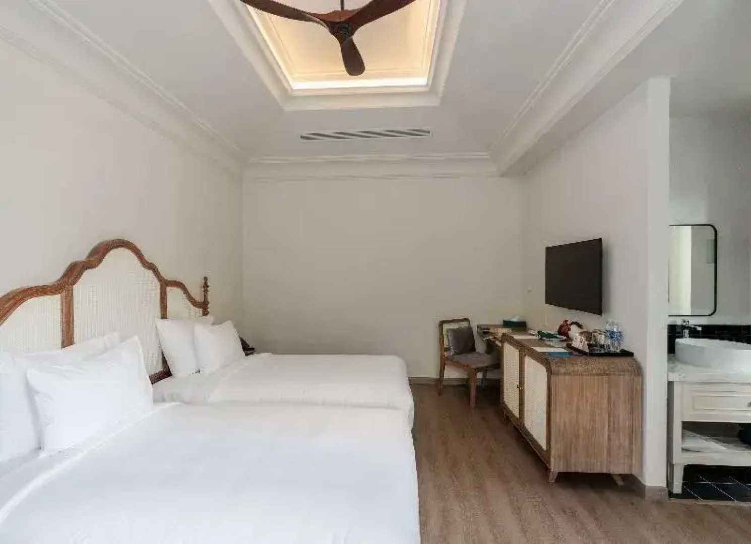 Edensee Kega Beach Resort