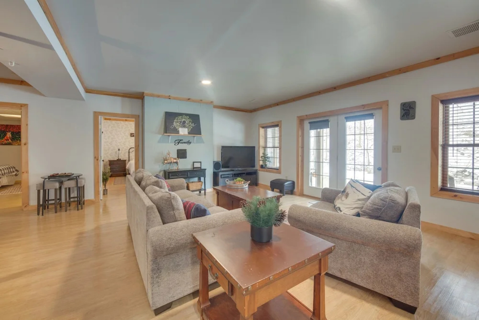 Grand 4,000 Sq Ft House - 11 Miles to Lancaster!