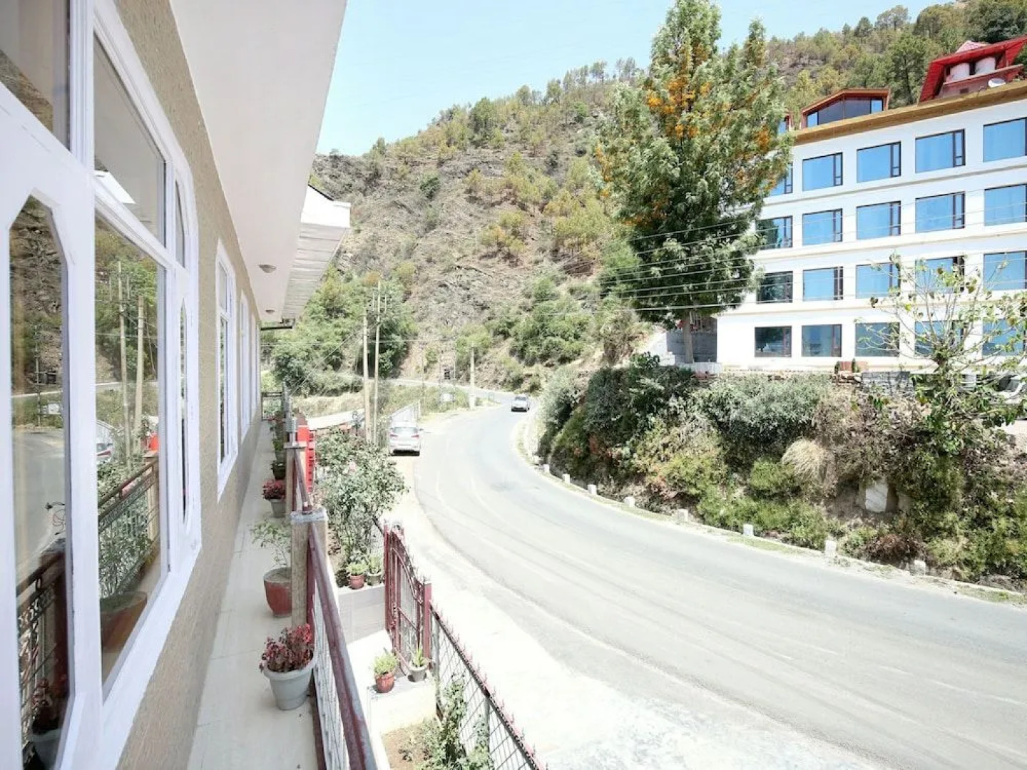 OYO 14106 Home Exotic Hill View Shoghi