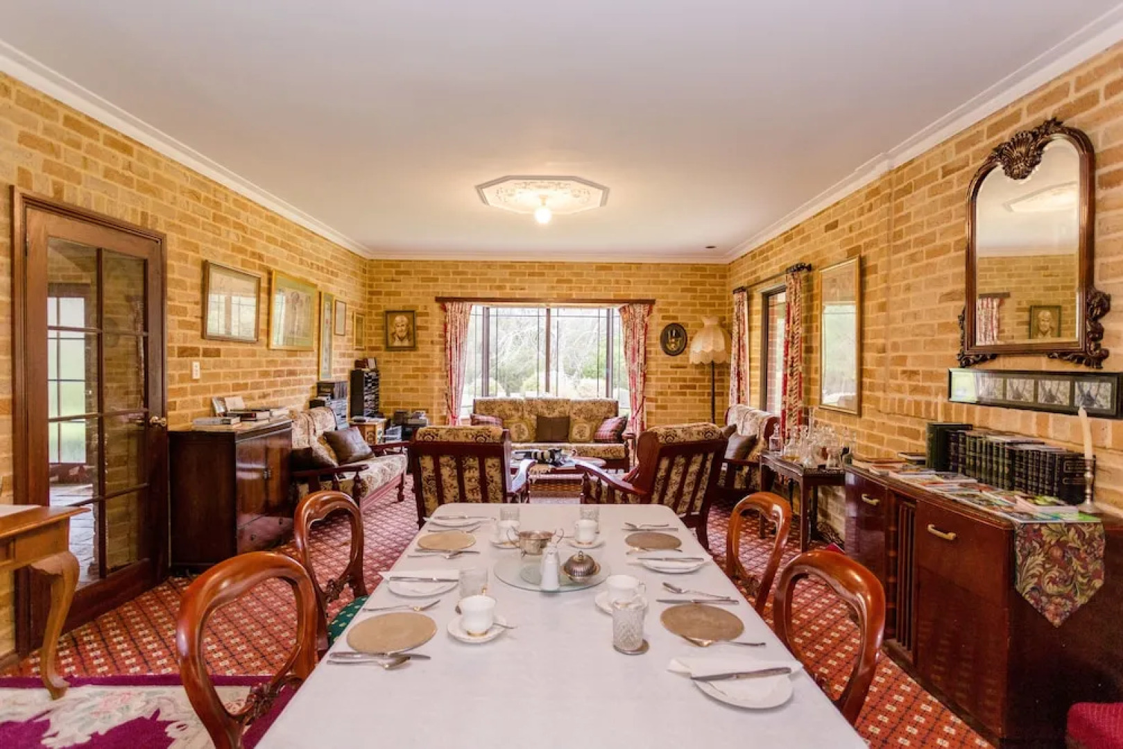 Albany's Big Grove Bed & Breakfast