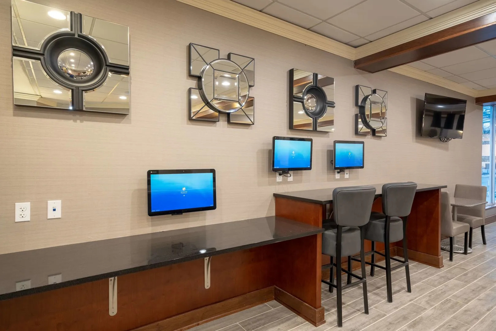 Best Western Premier Airport/Expo Center Hotel