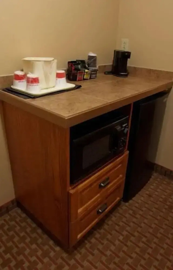 Ramada Tropics Resort / Conference Center Des Moines