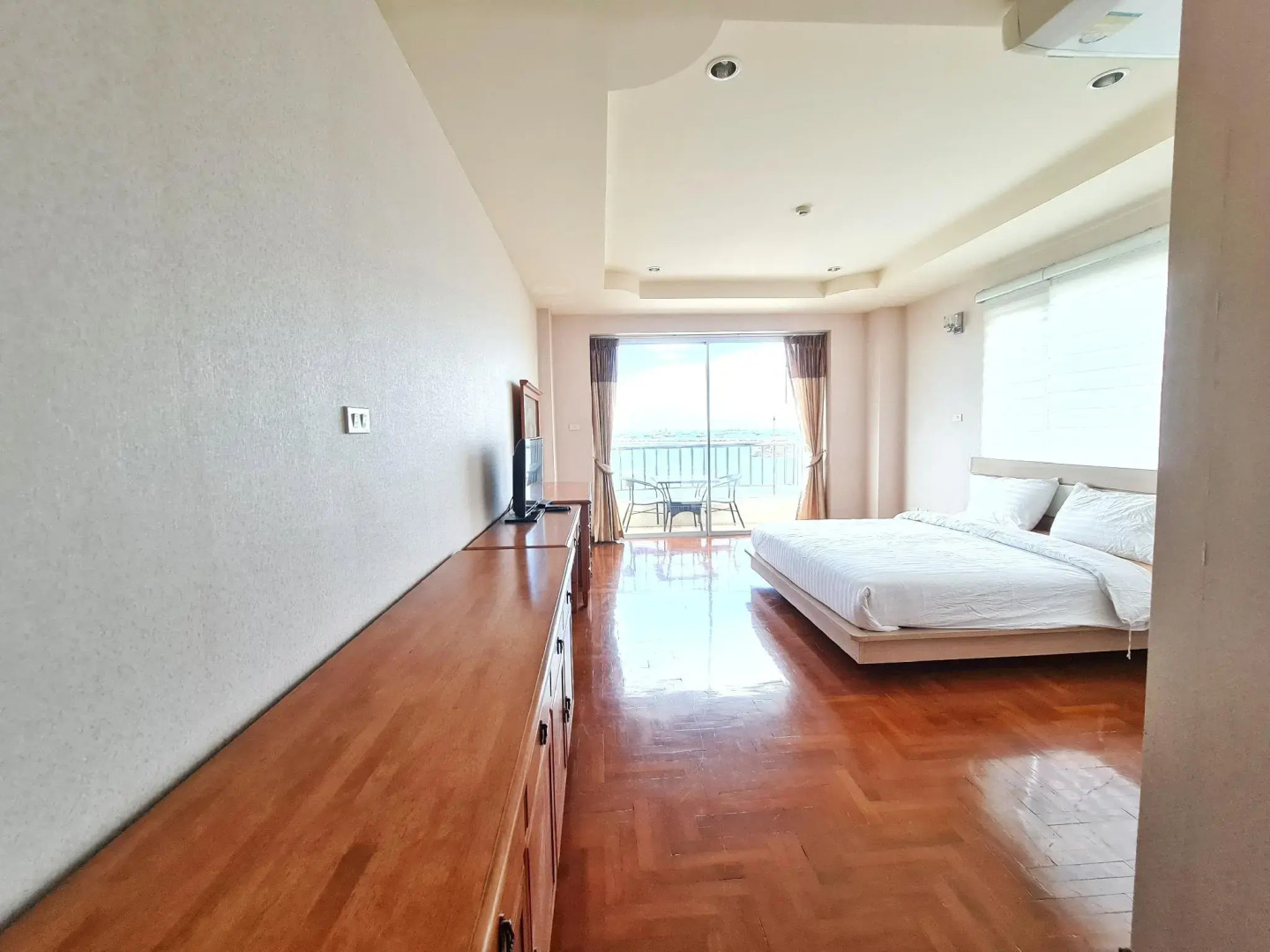 Chateau Vista Serviced apartment