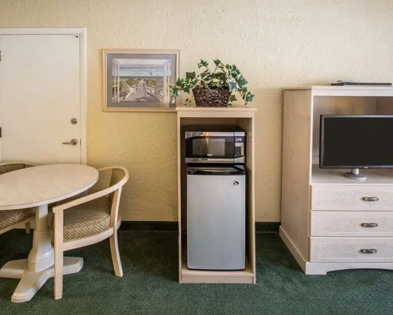 Days Inn by Wyndham Stuart