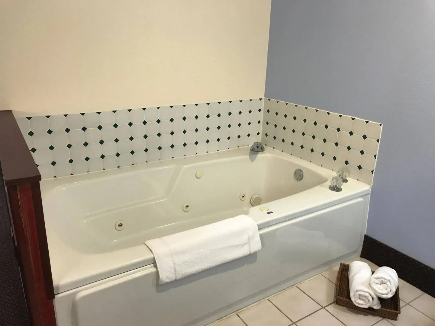 Super 8 by Wyndham Galesburg