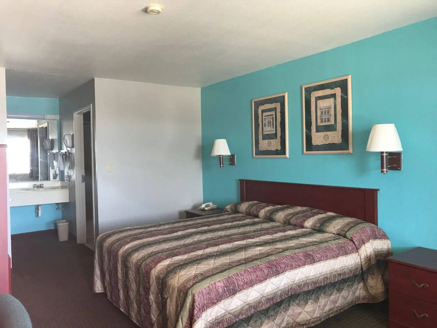 Heights Inn by Townhouse Harker Heights/Killeen