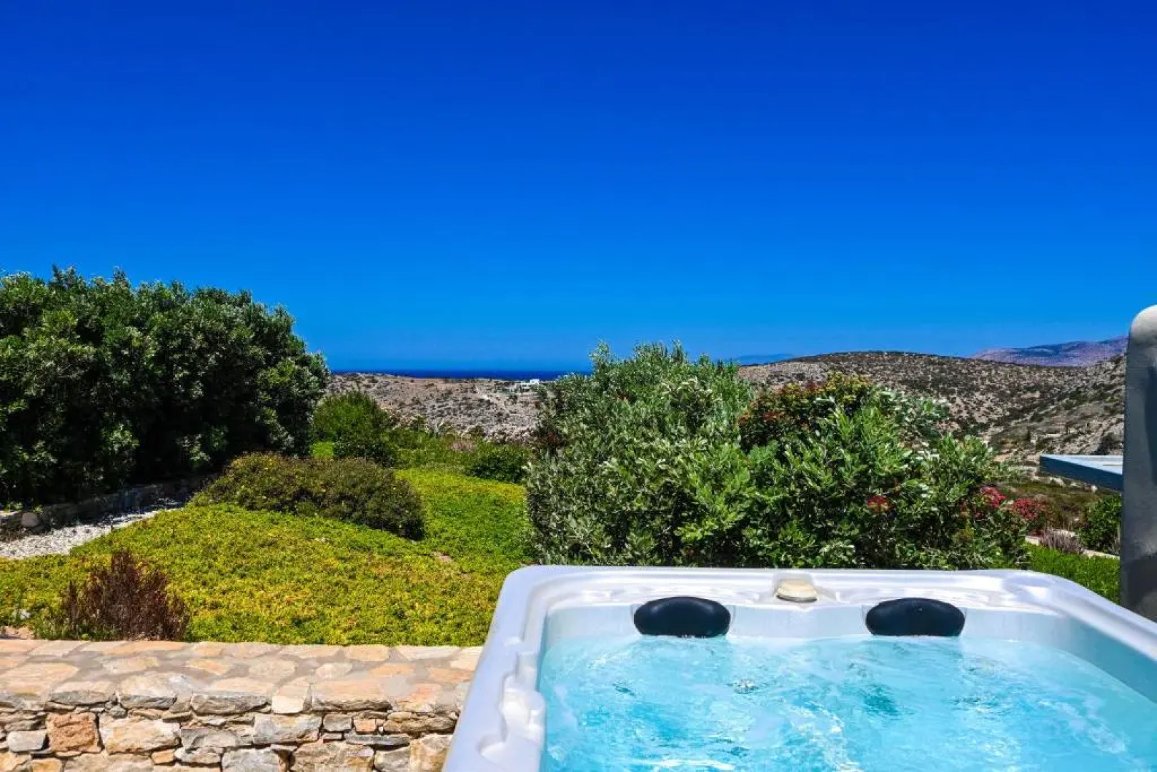 Schinoza Luxury Suites