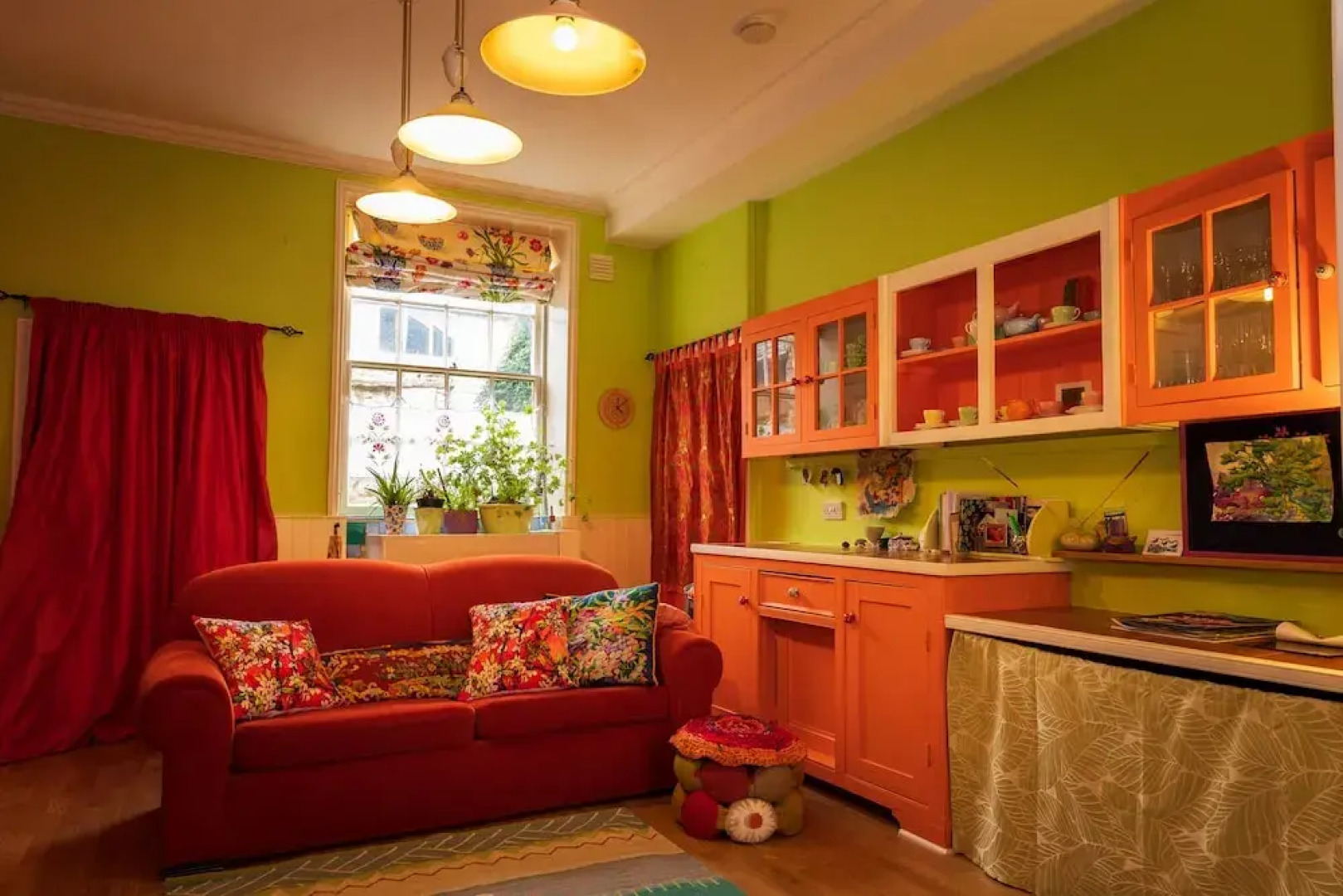 Artsy 5-bed House w/ Garden