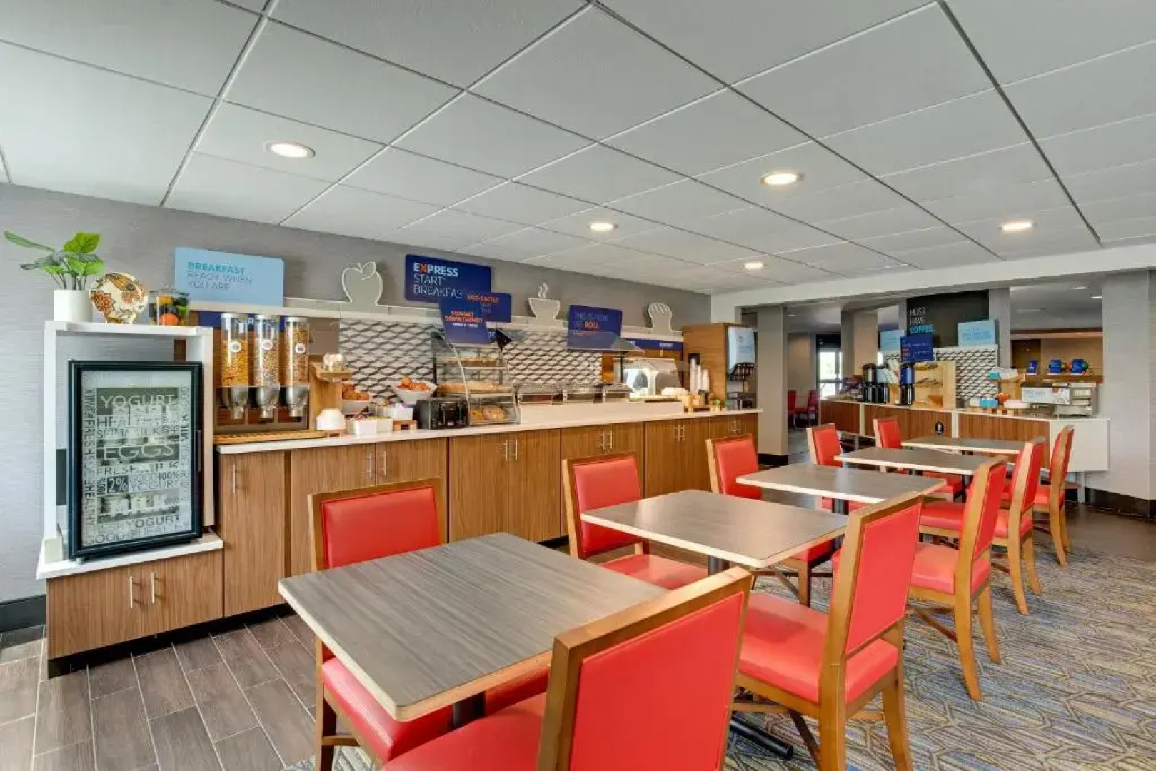 Holiday Inn Express W-I40/Whitebridge Road by IHG