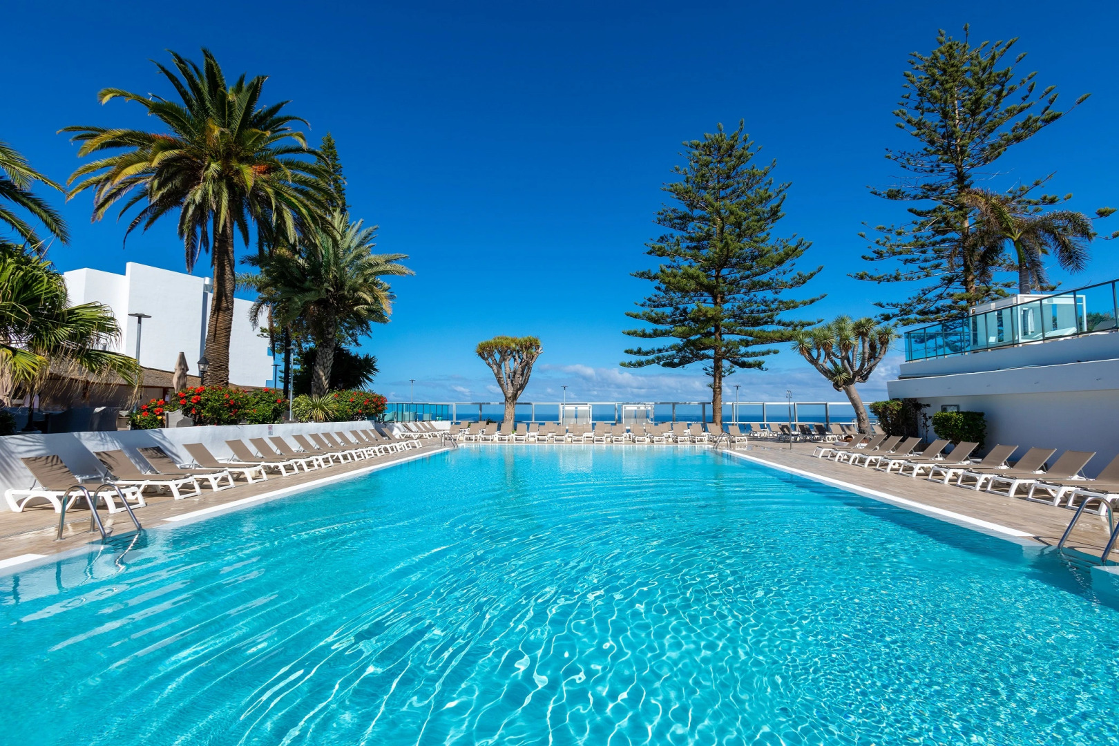 Отель Best Semiramis