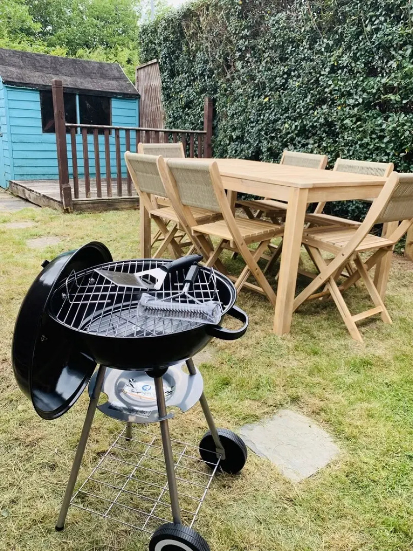 SA Today St Margarets Court Taunton with Fibre Wi-Fi & Netflix